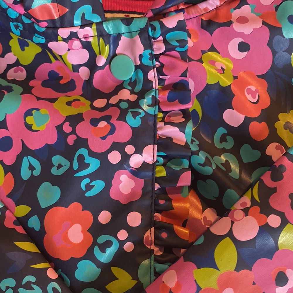 Hartstrings raincoat - Picture 3 of 4